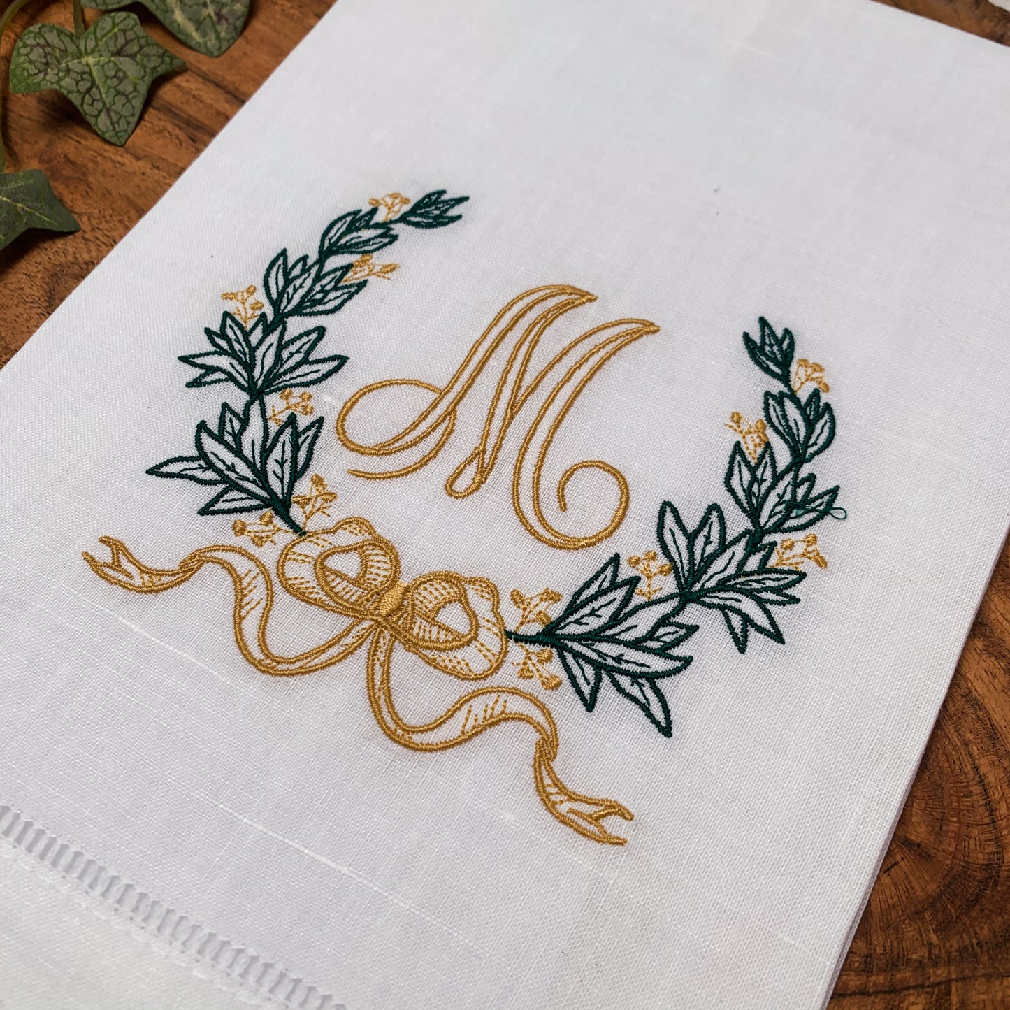 Sweet Wreath Hand Towel