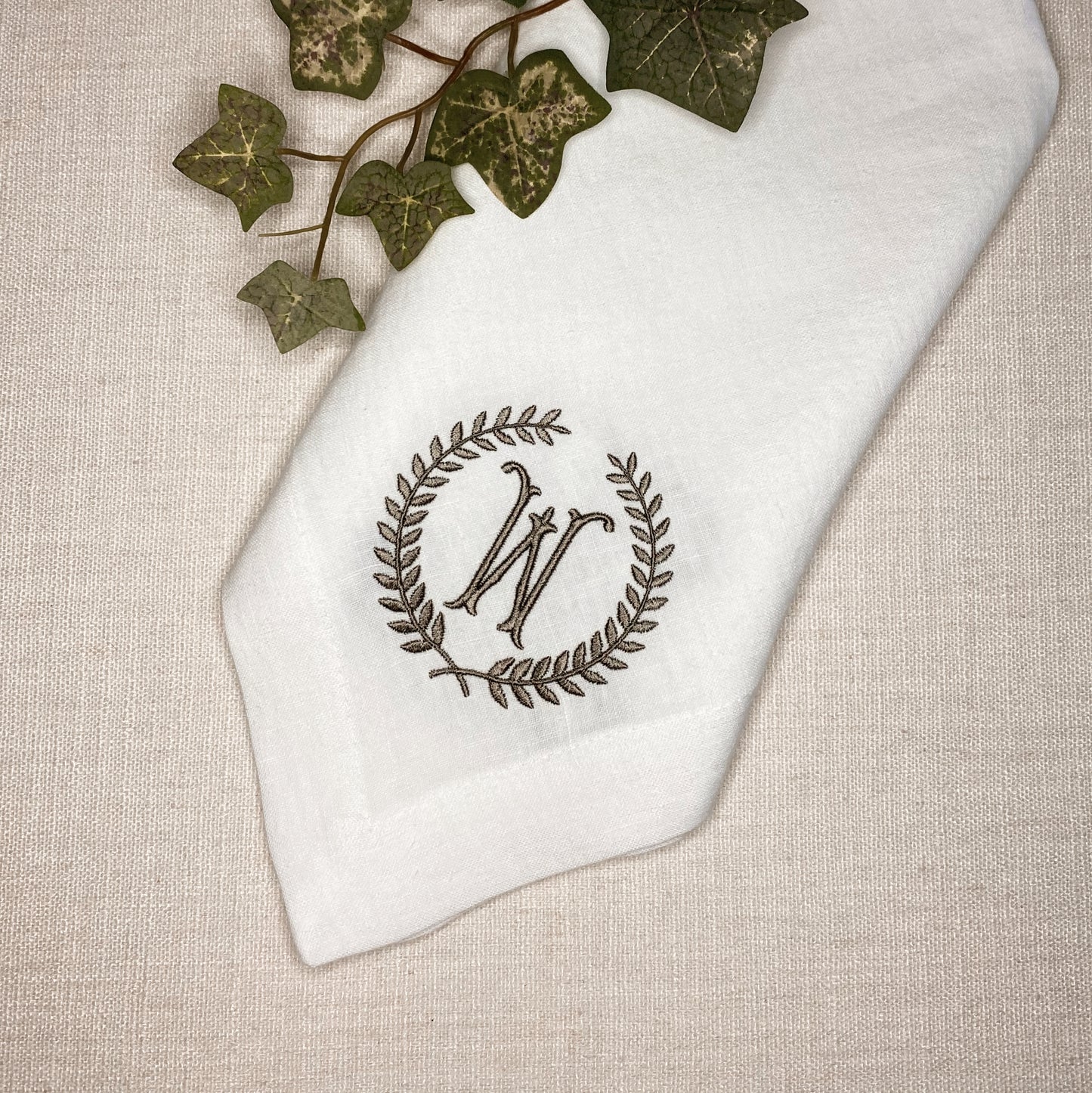 Laurel Wreath Dinner Napkin