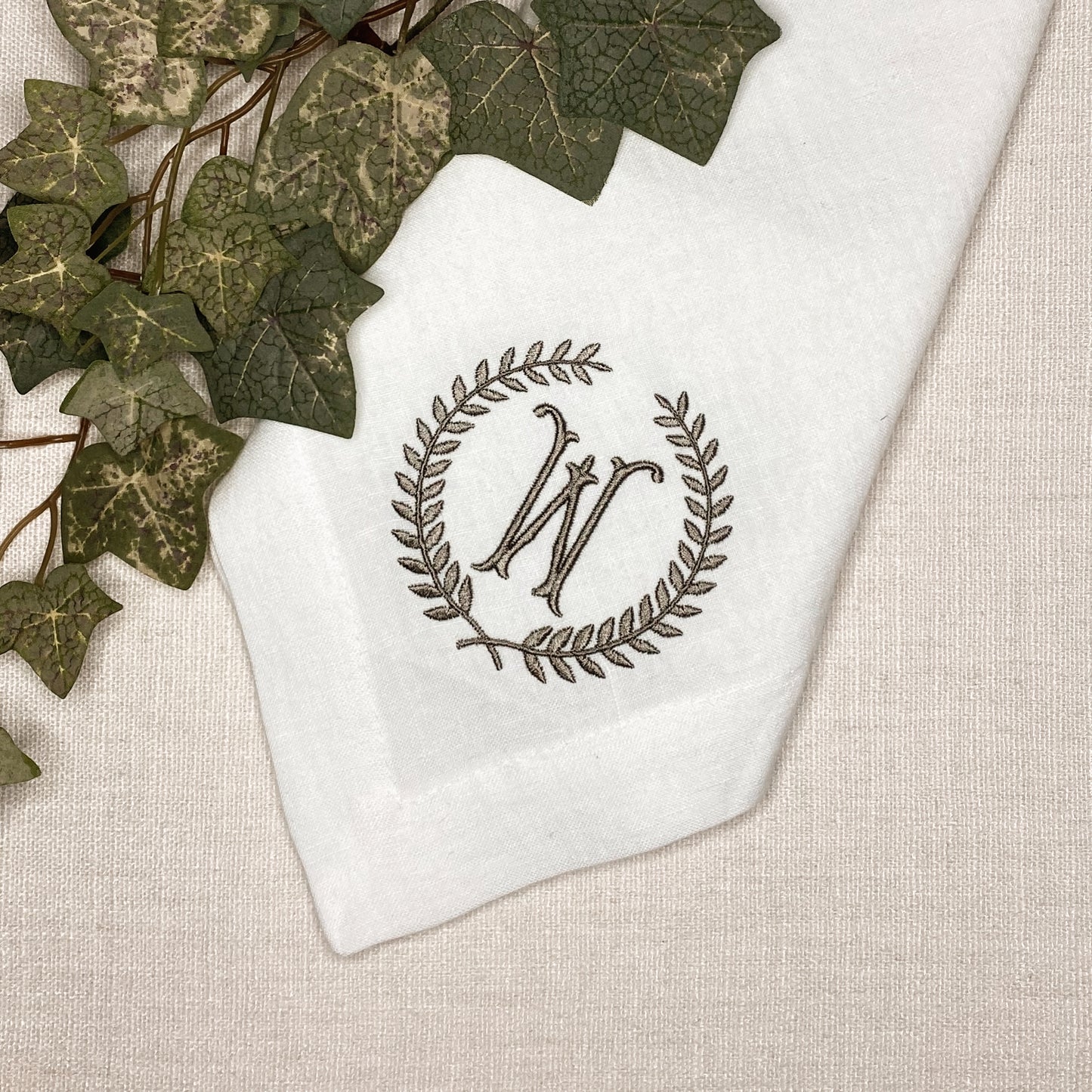 Laurel Wreath Dinner Napkin