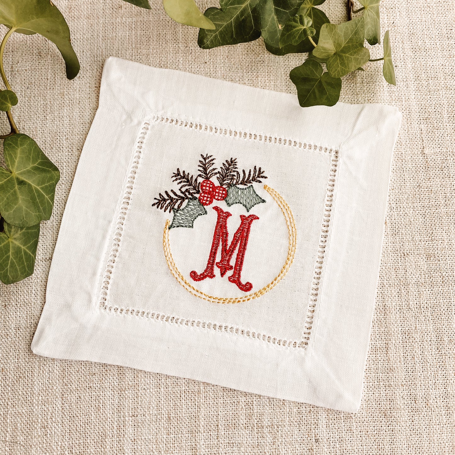 Sketchy Holly Wreath Cocktail Napkins